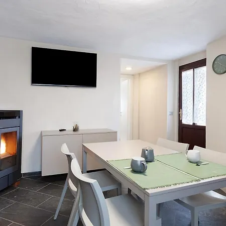 Apartment Les Maisons De Karen The House Gignod