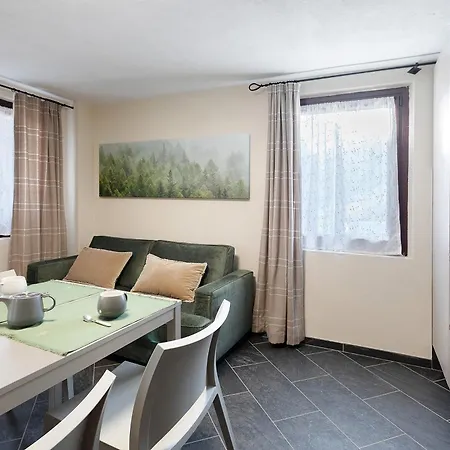 Les Maisons De Karen The House Apartment Gignod